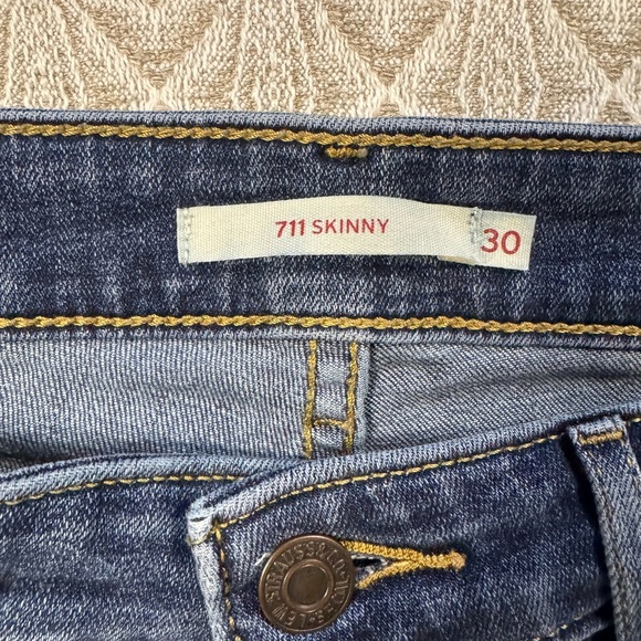 Levi's 711 Classic Blue Women's Skinny Jeans - Picture 2 of 5